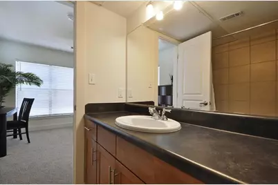 711 W 32nd Street #108, Austin, TX 78705 - Photo 21
