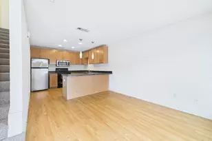 711 W 32nd St, Austin, TX 78705 - Photo 5