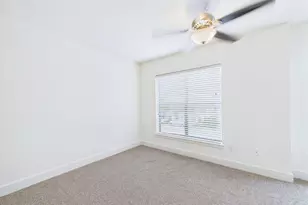 711 W 32nd St, Austin, TX 78705 - Photo 17