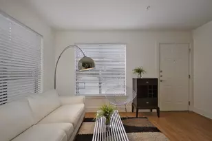 711 W 32nd St, Austin, TX 78705 - Photo 11