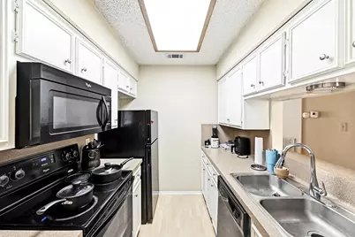 2706 Salado Street #305, Austin, TX 78705 - Photo 7