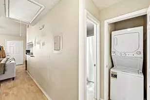 2706 Salado St, Austin, TX 78705 - Photo 11