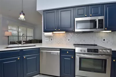 7701 Rialto Boulevard #124, Austin, TX 78735 - Photo 7