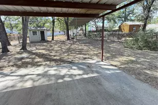 319 Charles St, Rockdale, TX 76567 - Photo 15