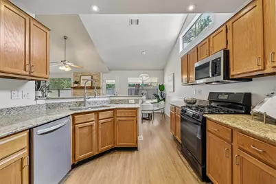 7017 Tesoro Trail, Austin, TX 78729 - Photo 9