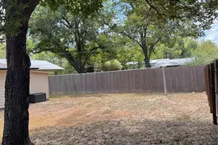 509 Whitehead St, Smithville, TX 78957 - Photo 21