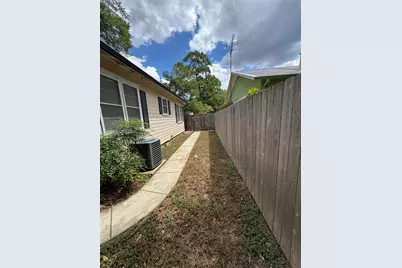 509 Whitehead Street, Smithville, TX 78957 - Photo 23