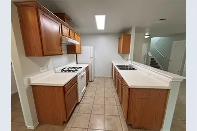 5504 Steven Creek Way, Austin, TX 78721 - Photo 7