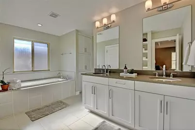 701 E 49th Street #B, Austin, TX 78751 - Photo 15