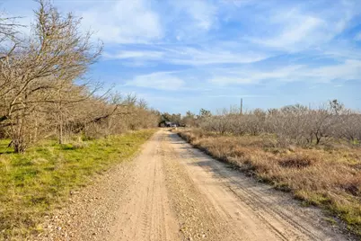 4975 E Highway 71 Highway E, Del Valle, TX 78617 - Photo 5
