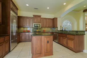 11617 Red Oak Valley Ln, Austin, TX 78732 - Photo 9