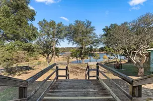 1327 Lakeshore Dr, Spicewood, TX 78669 - Photo 19
