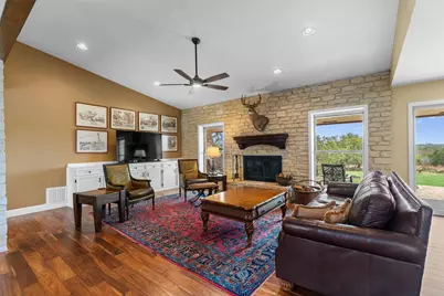 404 Skyline Road, Georgetown, TX 78628 - Photo 3