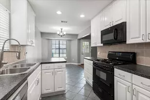 12103 Wycliff Ln, Austin, TX 78727 - Photo 17