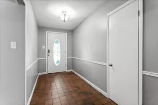 12103 Wycliff Ln, Austin, TX 78727 - Photo 5