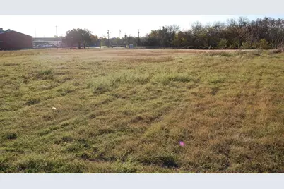 621 N Commerce Street, Lockhart, TX 78644 - Photo 5