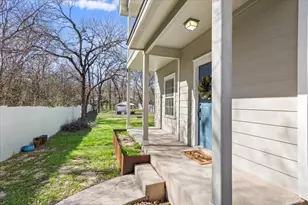 1210 E M. Franklin Ave, Austin, TX 78721 - Photo 3