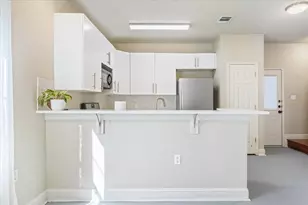 1210 E M. Franklin Ave, Austin, TX 78721 - Photo 11