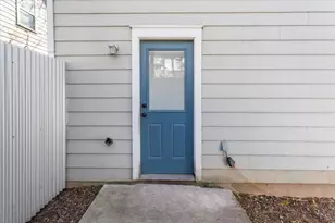 1210 E M. Franklin Ave, Austin, TX 78721 - Photo 27