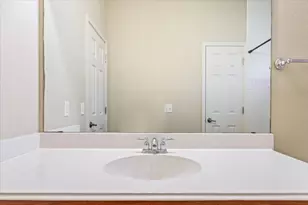 1210 E M. Franklin Ave, Austin, TX 78721 - Photo 17