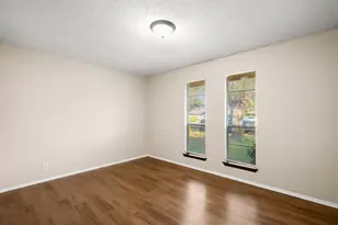 10703 Parkfield Dr, Austin, TX 78758 - Photo 15