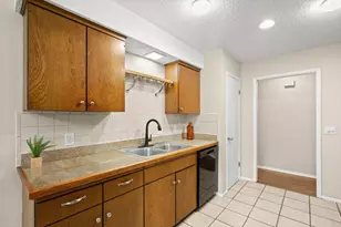 10703 Parkfield Dr, Austin, TX 78758 - Photo 9