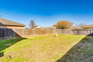 13021 Maidenhair Tr, Elgin, TX 78621 - Photo 5