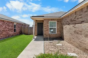144 Continental Ave, Liberty Hill, TX 78642 - Photo 3