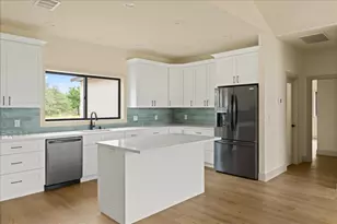 114 Rolling Hill, Horseshoe Bay, TX 78657 - Photo 9