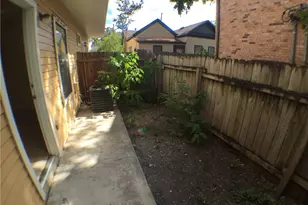 619 W 37th St, Austin, TX 78705 - Photo 15