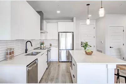 2220 Webberville Road #201, Austin, TX 78702 - Photo 7