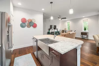 1205 Elm Street #8, Austin, TX 78703 - Photo 11