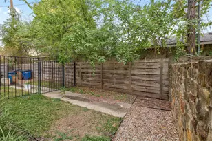 1205 Elm St, Austin, TX 78703 - Photo 25