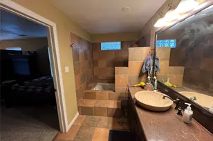 922 E 50th St, Austin, TX 78751 - Photo 27