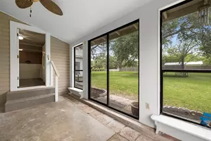 500 W Austin St, Luling, TX 78648 - Photo 29