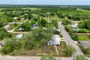 500 W Austin St, Luling, TX 78648 - Photo 39