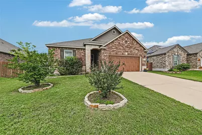 1008 Estes Park, Taylor, TX 76574 - Photo 1