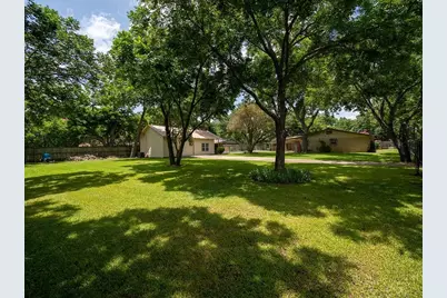 11905 Mustang Chase Drive, Austin, TX 78727 - Photo 31