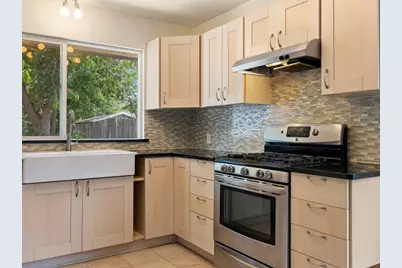 7004 Twisted Oaks Drive, Austin, TX 78745 - Photo 11