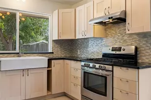 7004 Twisted Oaks Dr, Austin, TX 78745 - Photo 11