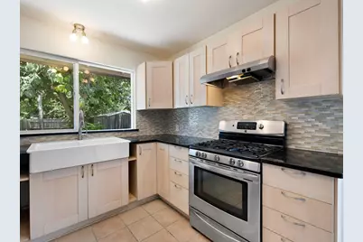 7004 Twisted Oaks Drive, Austin, TX 78745 - Photo 9