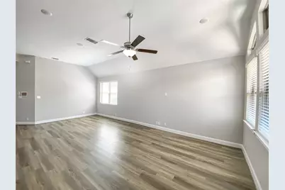 2243 Meadow Way Street, New Braunfels, TX 78132 - Photo 9