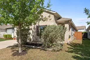 348 Lacey Oak Loop, San Marcos, TX 78666 - Photo 3