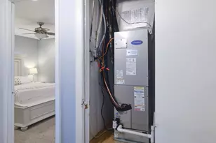 2401 Manor Rd, Austin, TX 78722 - Photo 15