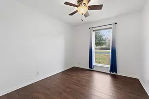 13300 Wisterwood St, Austin, TX 78729 - Photo 15
