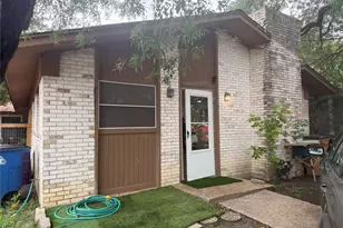 5600 Ponciana Dr, Austin, TX 78744 - Photo 1
