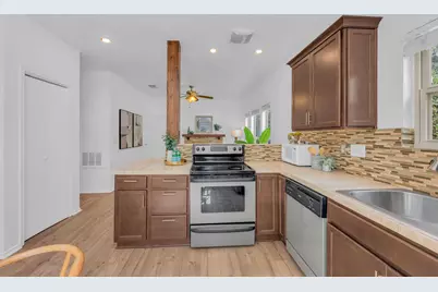 2414 Longview Street #101, Austin, TX 78705 - Photo 11