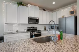 113 Oakstone Dr, Georgetown, TX 78628 - Photo 15