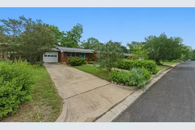 1404 Cloverleaf Drive, Austin, TX 78723 - Photo 7