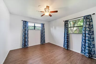 1129 W San Antonio Street, Lockhart, TX 78644 - Photo 11
